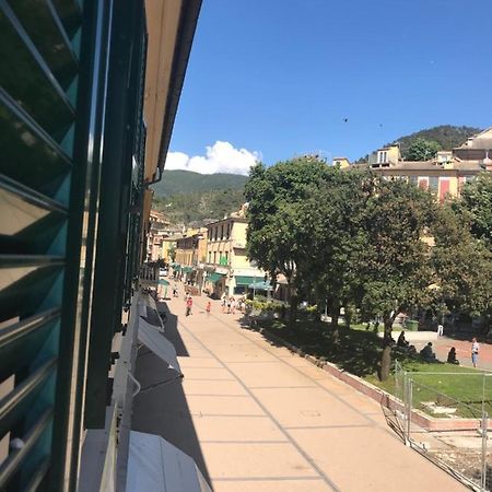 Piazza Staglieno - Appartamento Centralissimo A 30M Dalla Spiaggia 레반토 외부 사진
