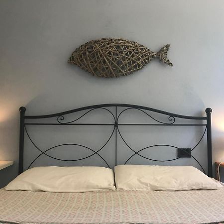 Piazza Staglieno - Appartamento Centralissimo A 30M Dalla Spiaggia 레반토 외부 사진